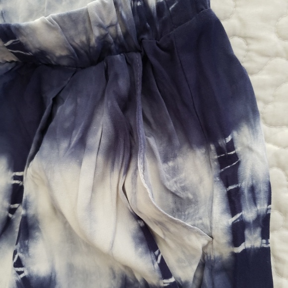 NEW Splendid Karpaz tie dye rayon drawstring side pocket shorts - Picture 4 of 9